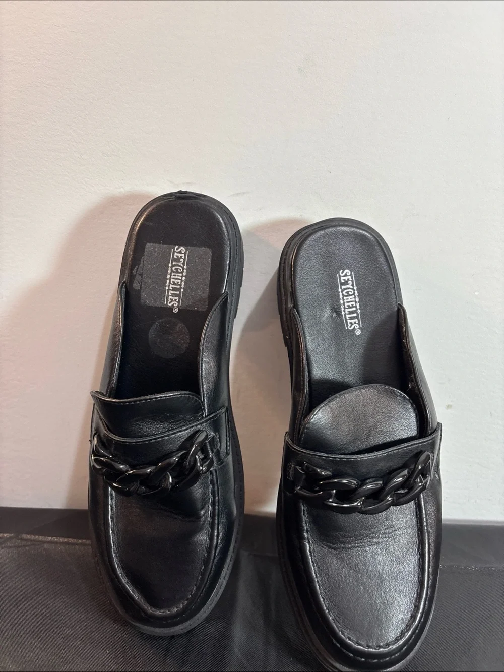 Seychelles Women’s Black Chain-Link Slip-On Loafers. 9/15